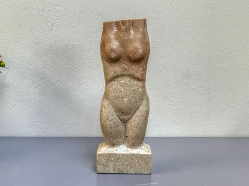 Weiblicher Torso aus Untersberger Marmor