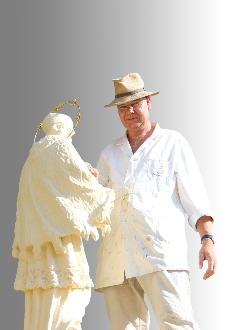 Johannes Jilch mit Statue des Hl. Johannes Nepomuk Johannes Jilch mit Statue des Hl. Johannes Nepomuk