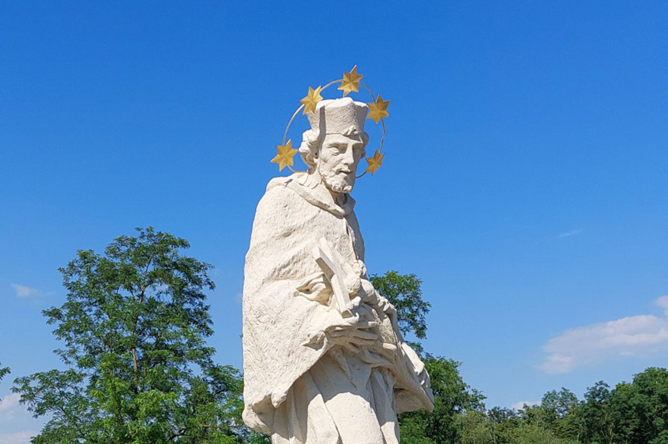 Restaurierung Johannes von Nepomuk mit Sockel